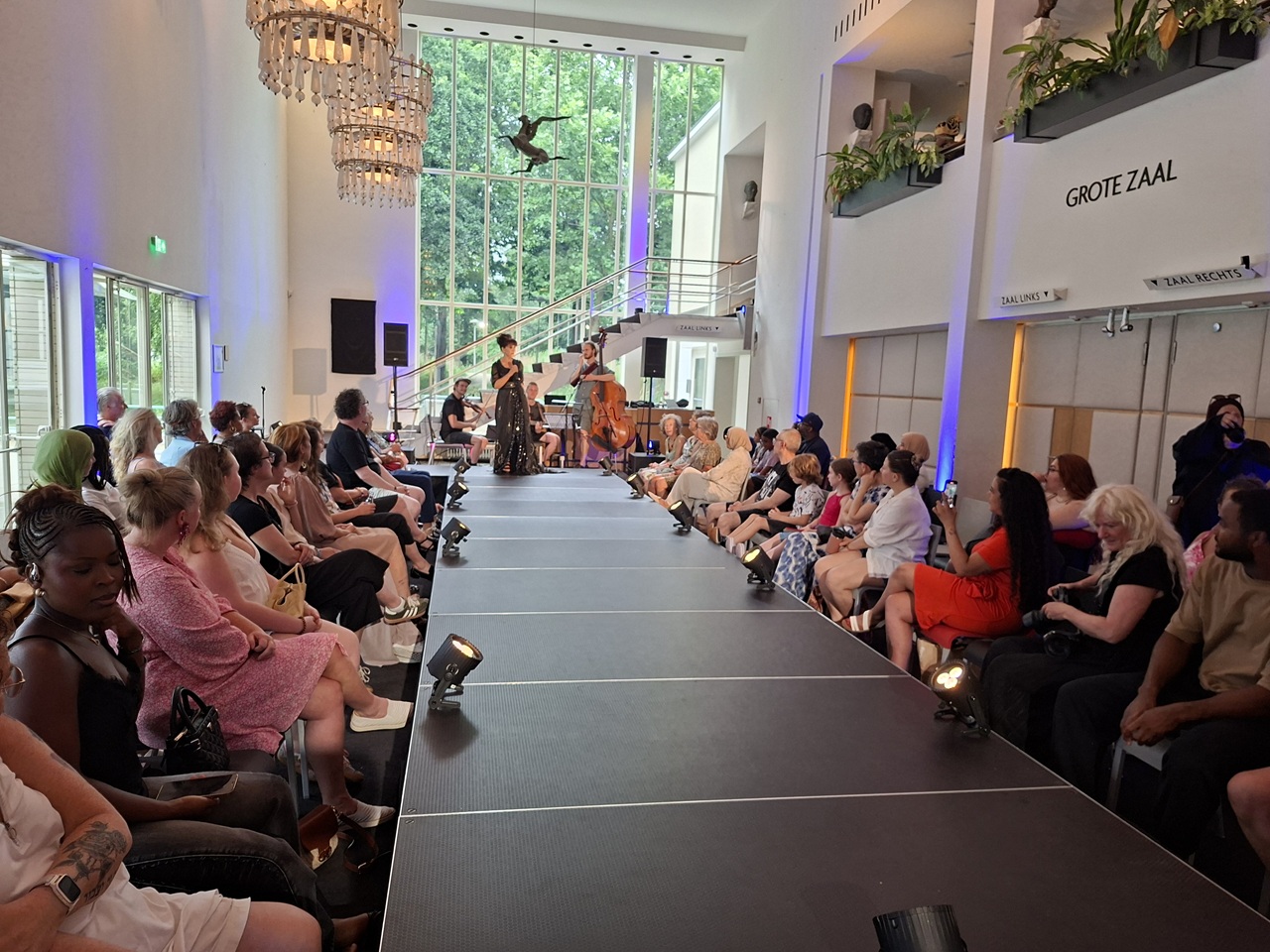 Modeshow2026 podium.jpg